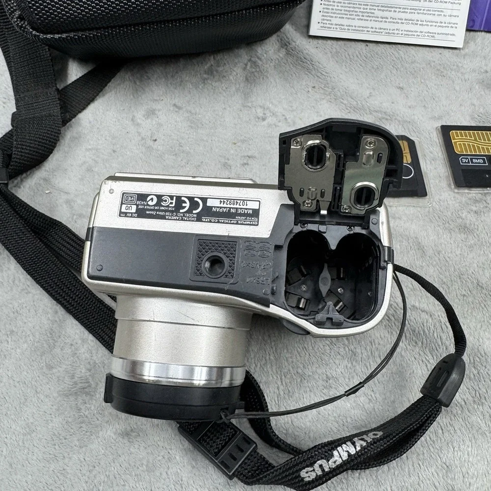 Olympus C-720 Camedia Ultra Zoom Digital Camera 3MP 8x Optical Compact‎ Tested